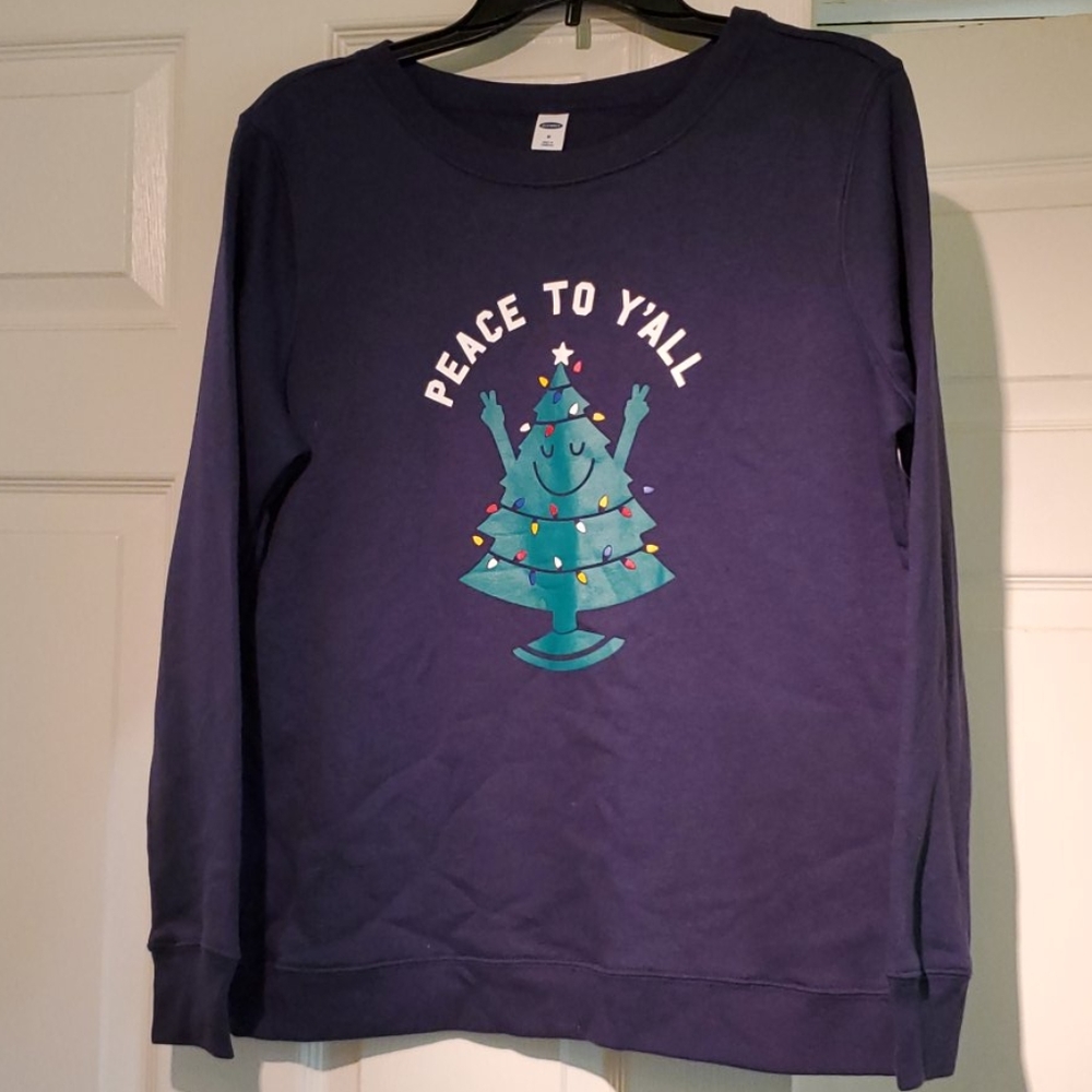 🆕 Navy blue holiday sweatshirt 🎄
